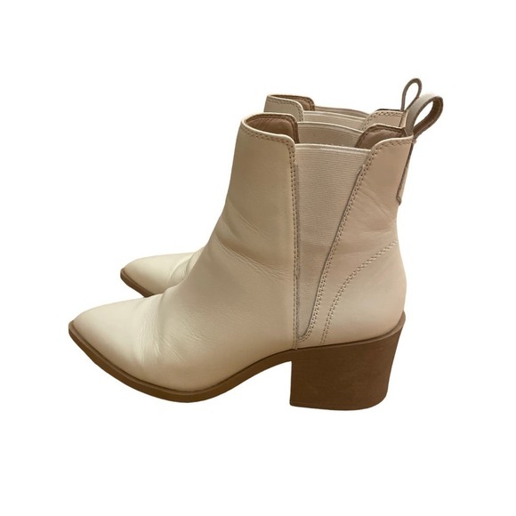 Women's Steve Madden White Short Boot/Cowboy boot. Western. 9.5 - Picture 2 of 5